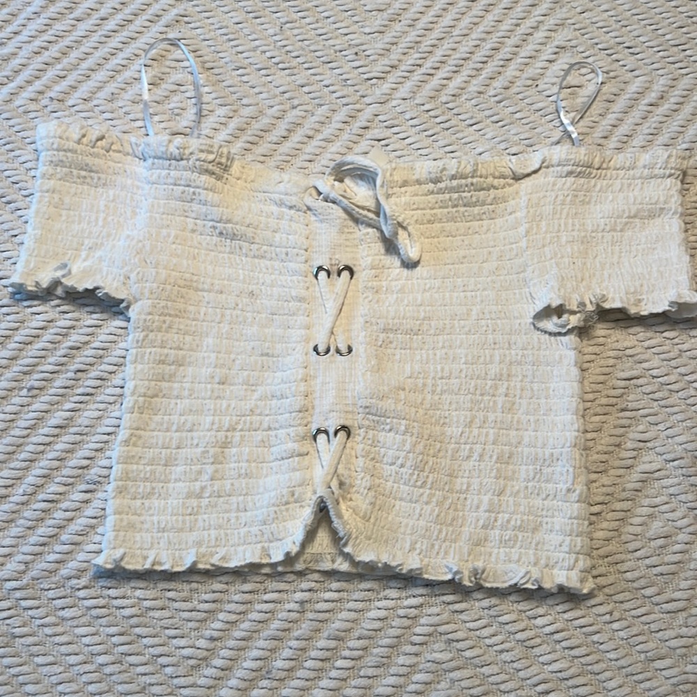 Off the shoulder crop